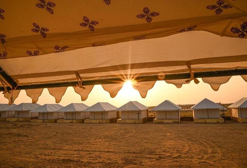 Hotel The Carvaans Resort