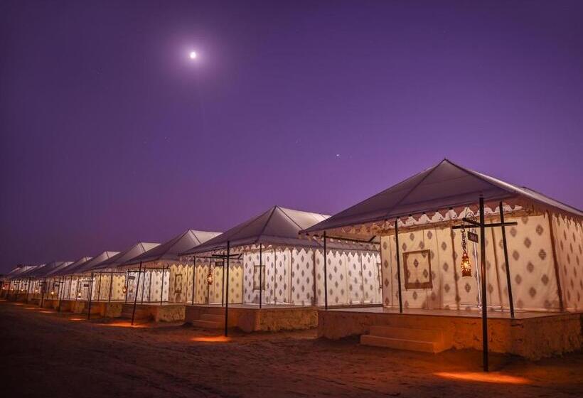 Hotel The Carvaans Resort