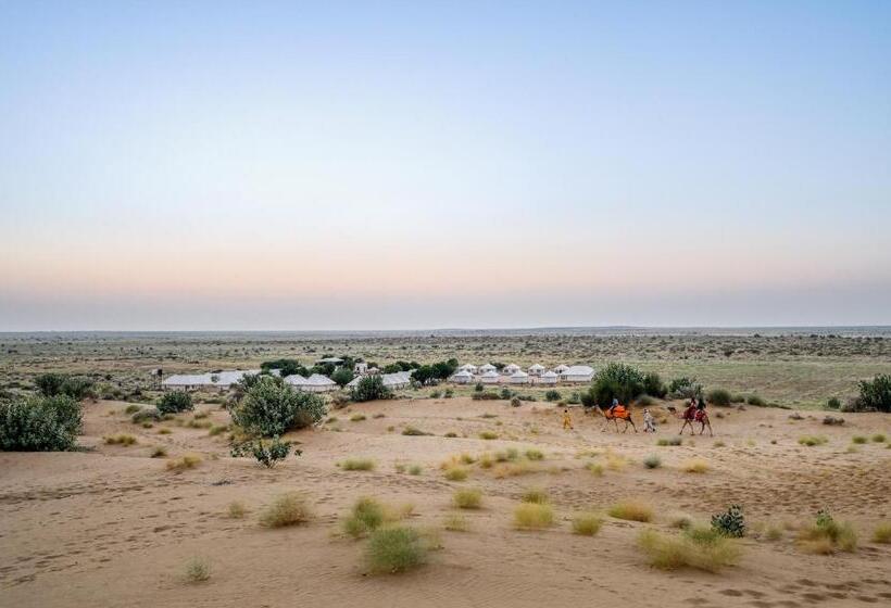 Hotel The Carvaans Resort