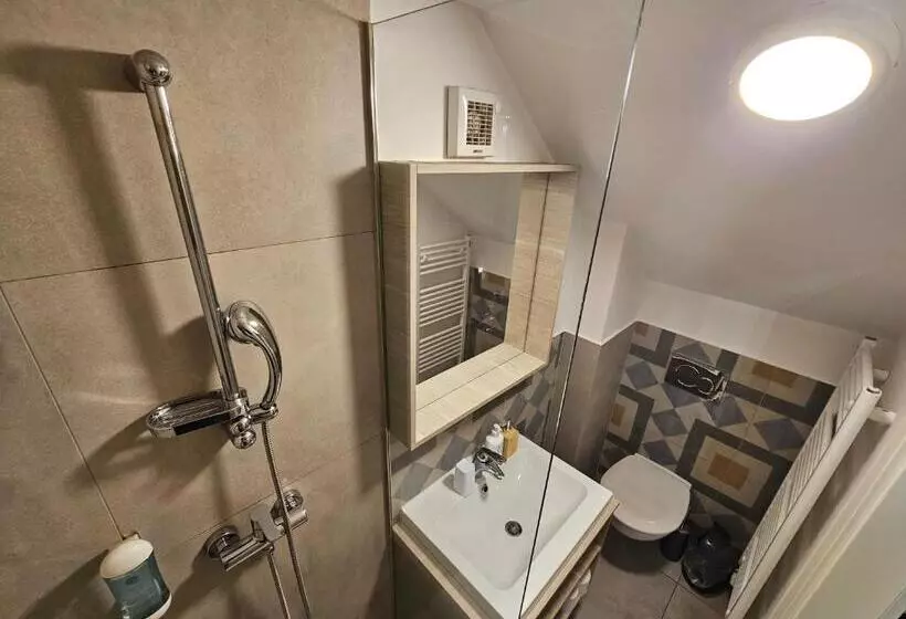 تختخواب و صبحانه Azurs Ljubljana