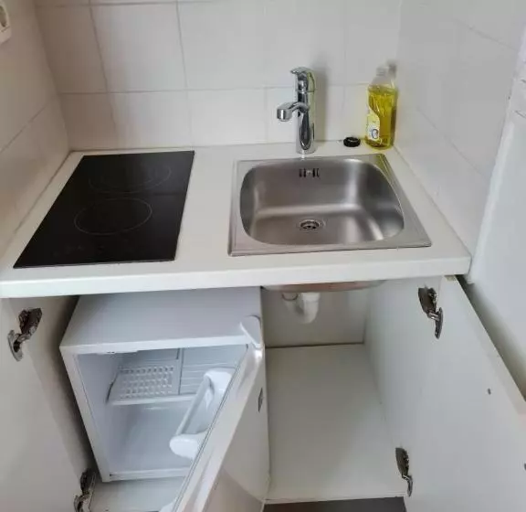 تختخواب و صبحانه Azurs Ljubljana