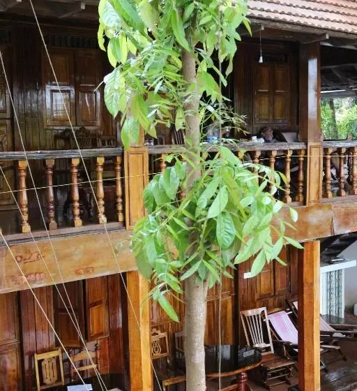 Hotelli Malayalam Lake Resort
