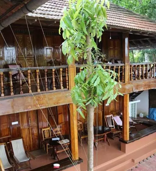 Hotelli Malayalam Lake Resort