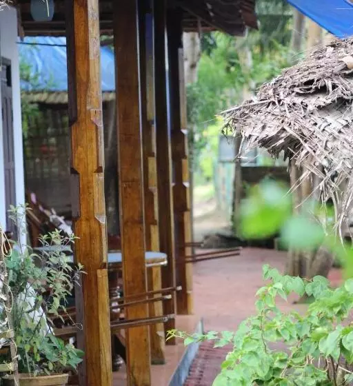 Hotelli Malayalam Lake Resort