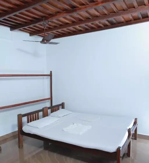 Hotelli Malayalam Lake Resort