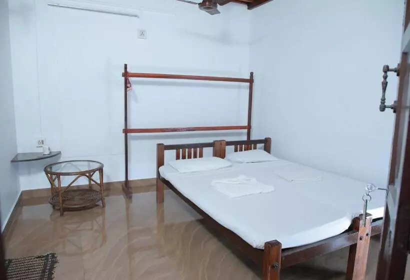 Hotelli Malayalam Lake Resort