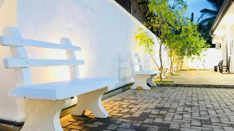 Pensjonat New Royal White Tourist Rest