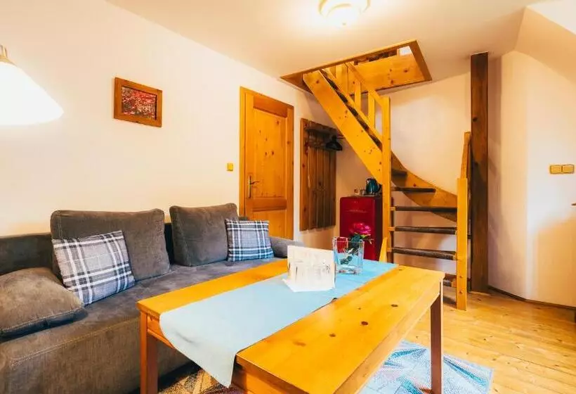 Majatalo Penzion Tilia