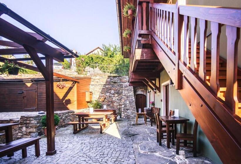 Pensió Penzion Tilia