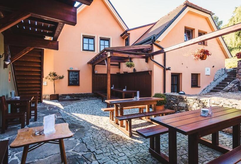 Pensió Penzion Tilia