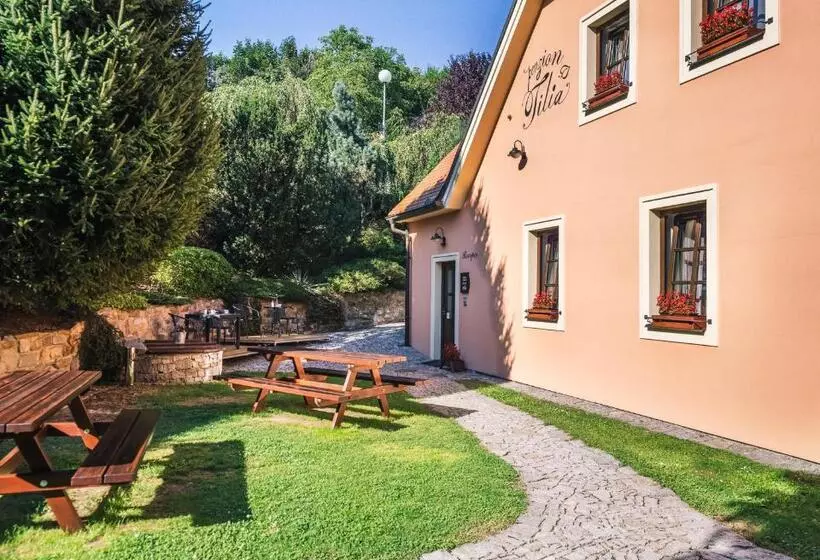 Majatalo Penzion Tilia