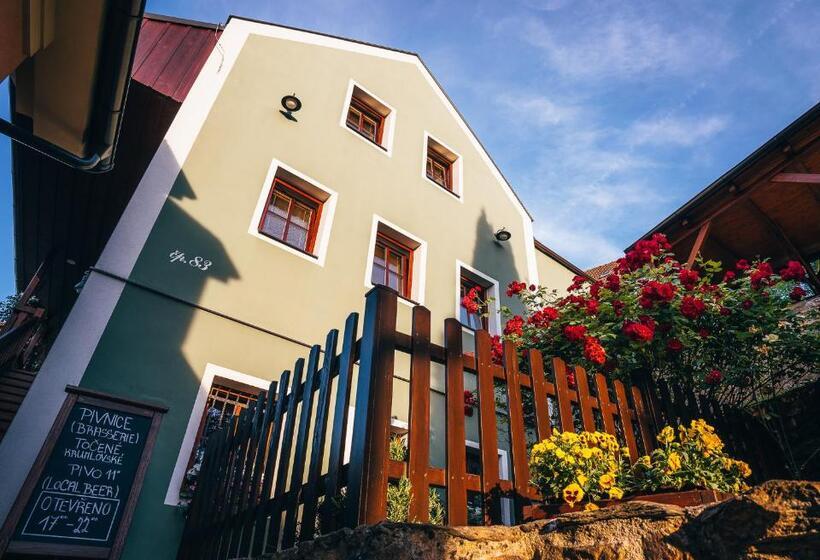 Pensió Penzion Tilia