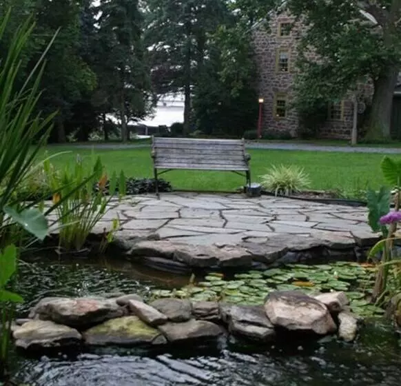 Bed and Breakfast Brownstone Colonial Inn