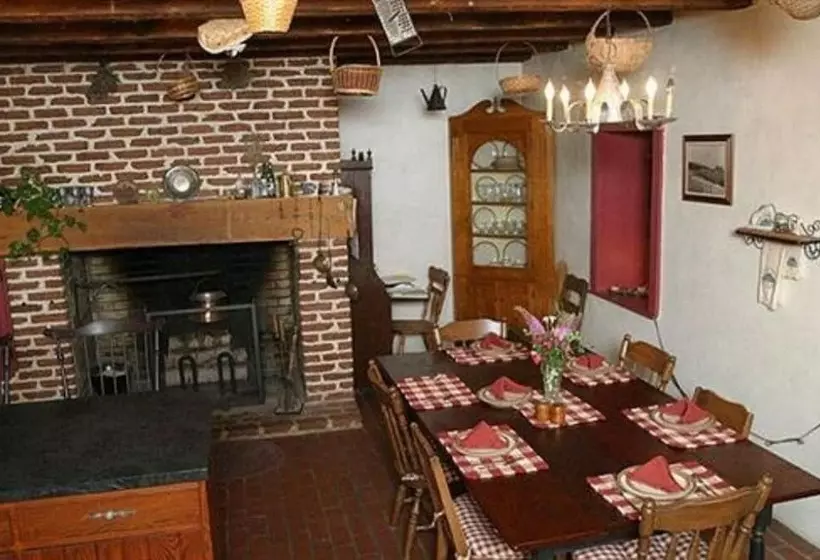 Bed and Breakfast Brownstone Colonial Inn