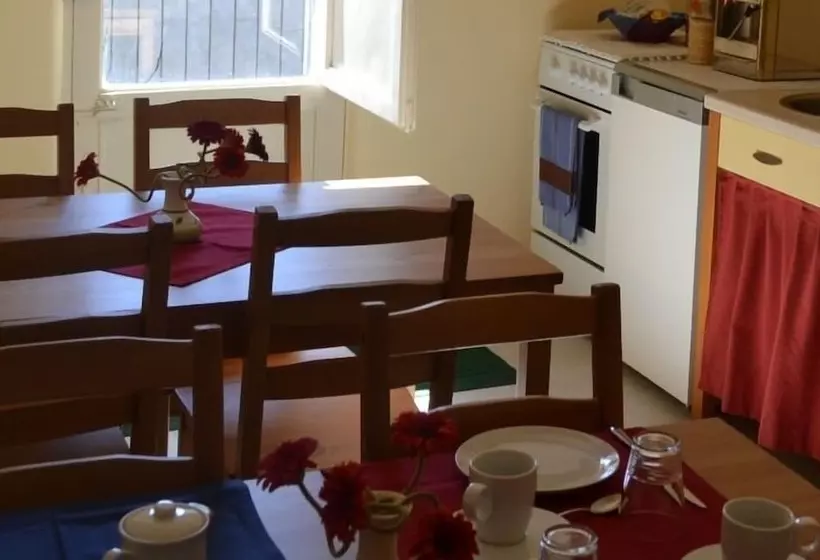 تختخواب و صبحانه Etna Akmè