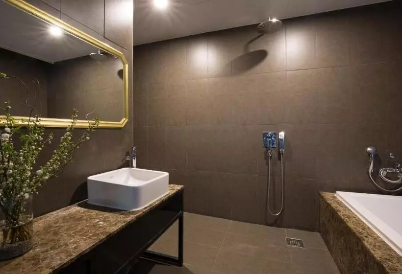 2 Heaven Hotel Seomyeon