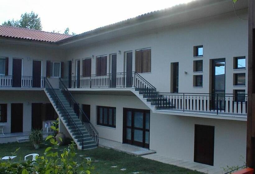 בית מלון כפרי Avaton