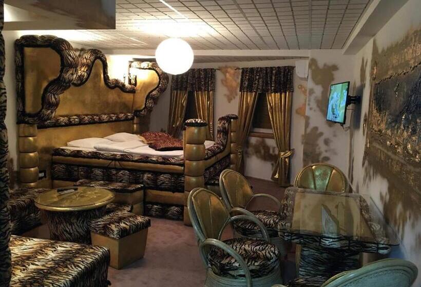 هتل Bali Colosseum