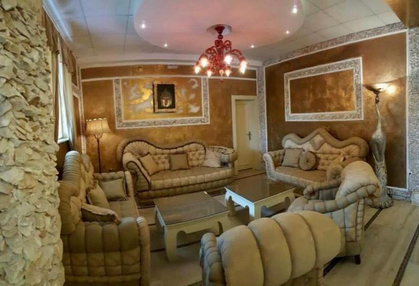 هتل Bali Colosseum