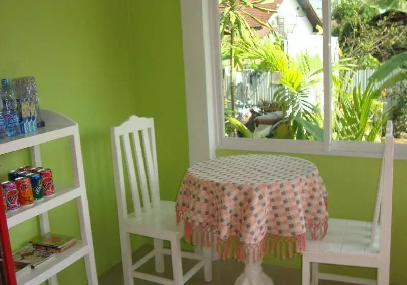 Отель Kech Kewalin House