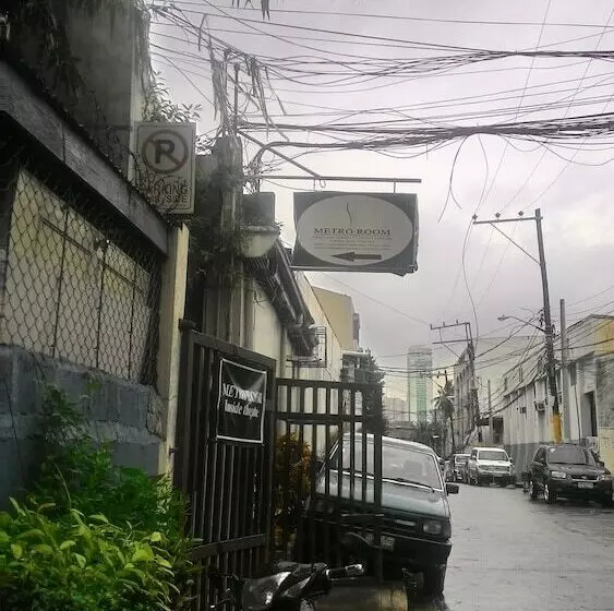 هتل Metro Room Budget