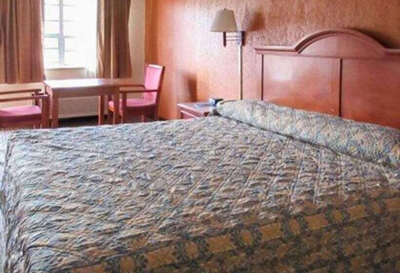 בית מלון כפרי Rodeway Inn