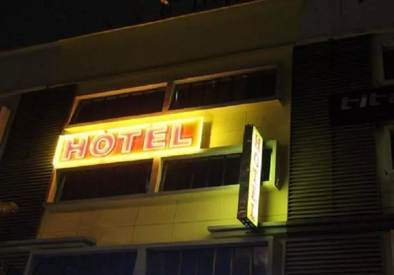 בית מלון כפרי Shah Alam Business