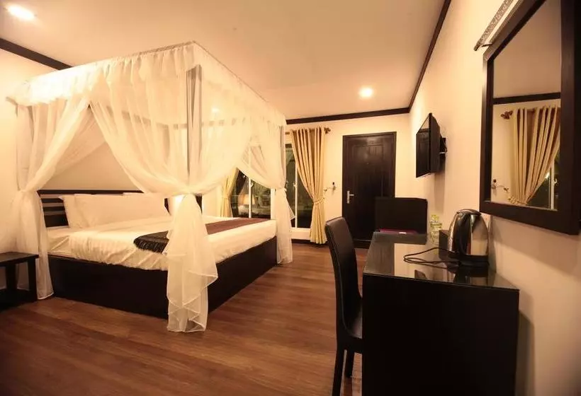 Hotel Twin Palms Resort