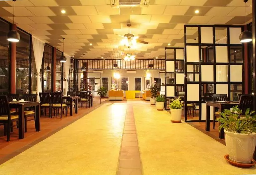 Hotel Twin Palms Resort