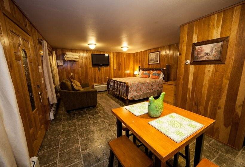 汽车旅馆  Log Cabin Lodge & Suites