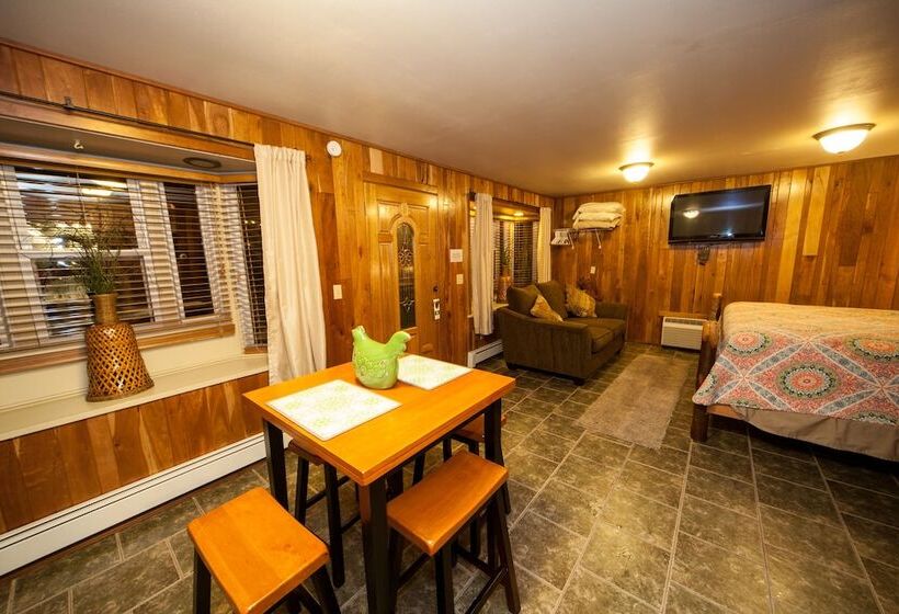 汽车旅馆  Log Cabin Lodge & Suites