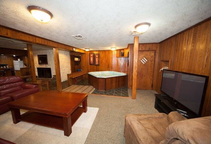 汽车旅馆  Log Cabin Lodge & Suites