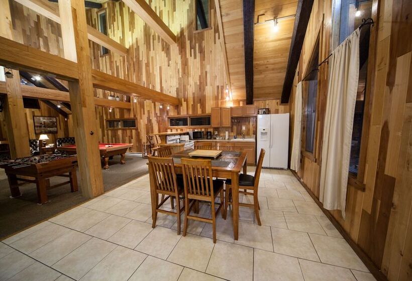 汽车旅馆  Log Cabin Lodge & Suites