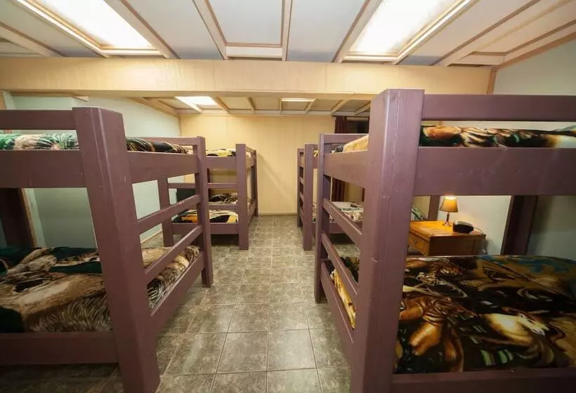 Мотель Log Cabin Lodge & Suites