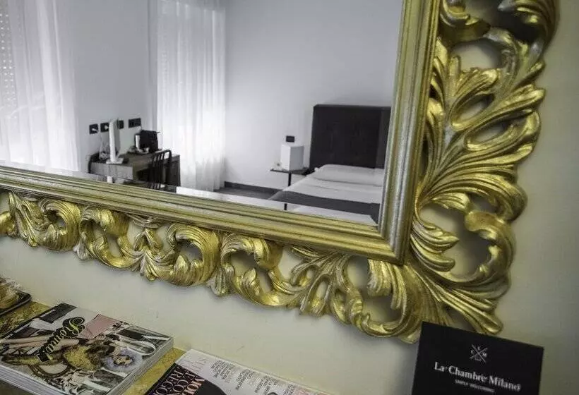Pension La Chambre Milano Guest House