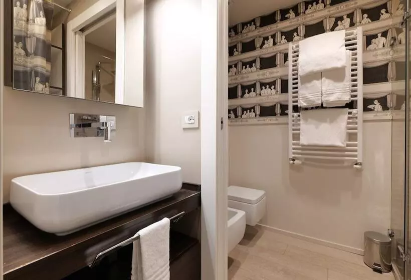 Pension La Chambre Milano Guest House