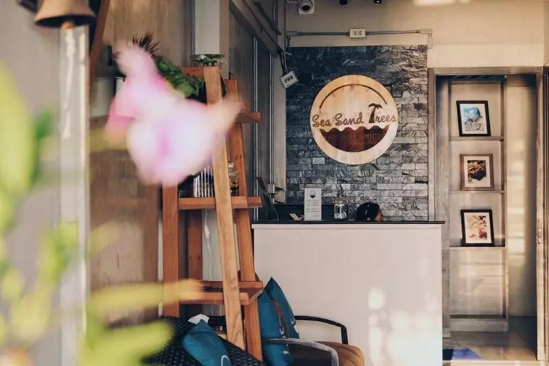 پانسیون Sea Sand Trees