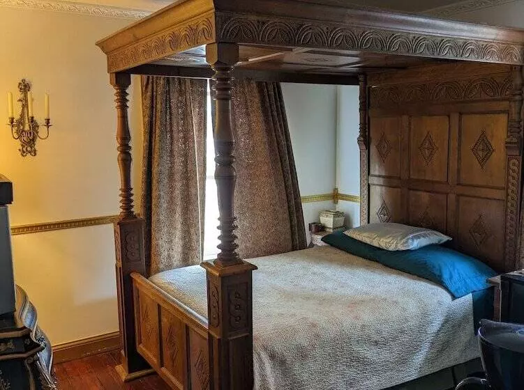 The Old Parsonage B&b