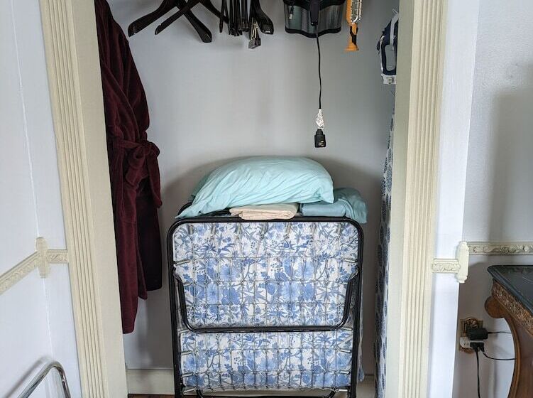 The Old Parsonage B&b