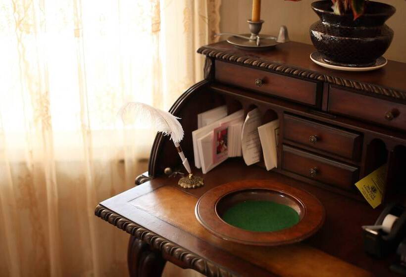 The Old Parsonage B&b