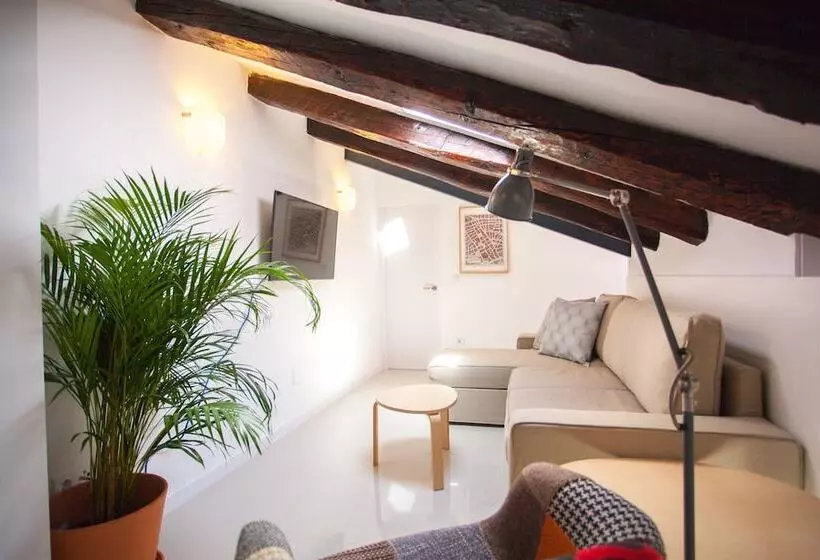 Apartment In Malasaña