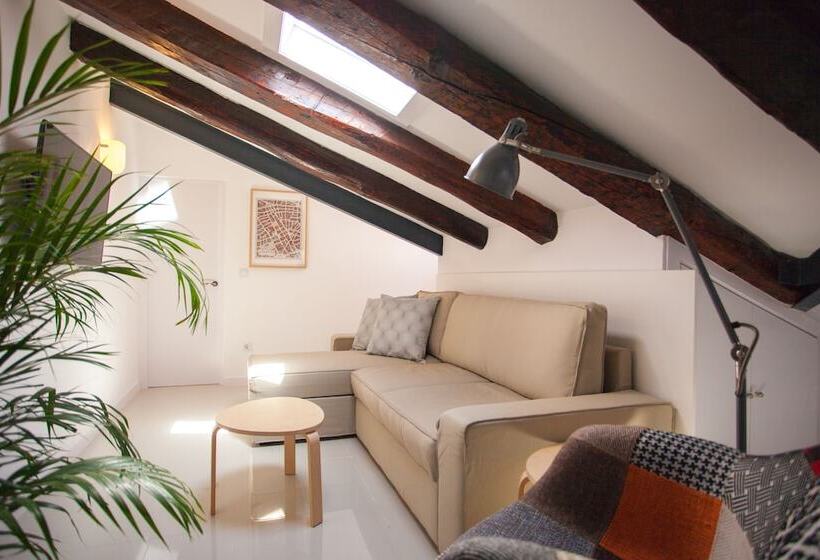 Apartment In Malasaña