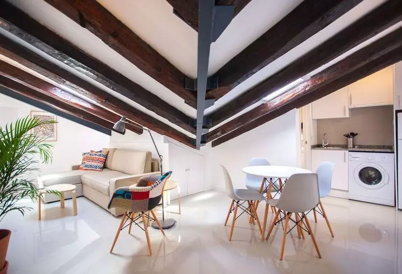 Apartment In Malasaña