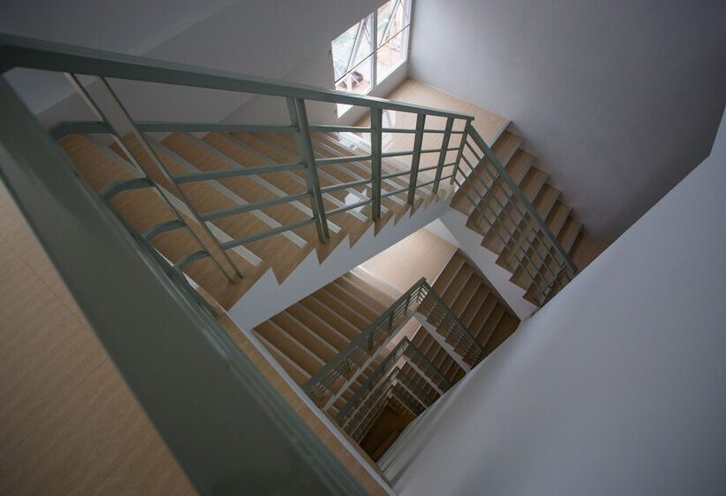 Des Res Hotel And Residence