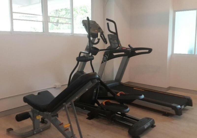 Des Res Hotel And Residence