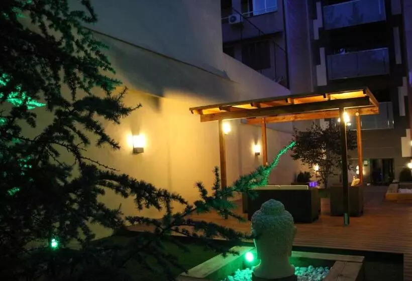 Home To Home Barcelona