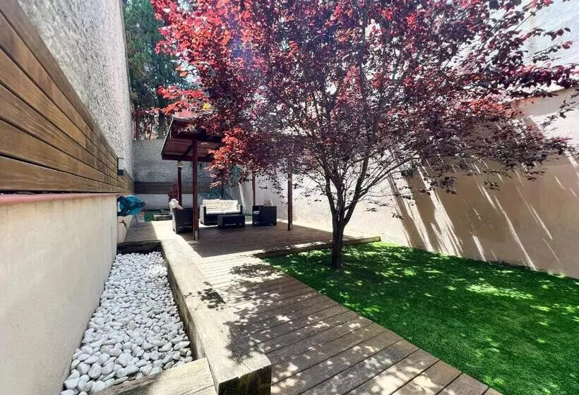 Home To Home Barcelona