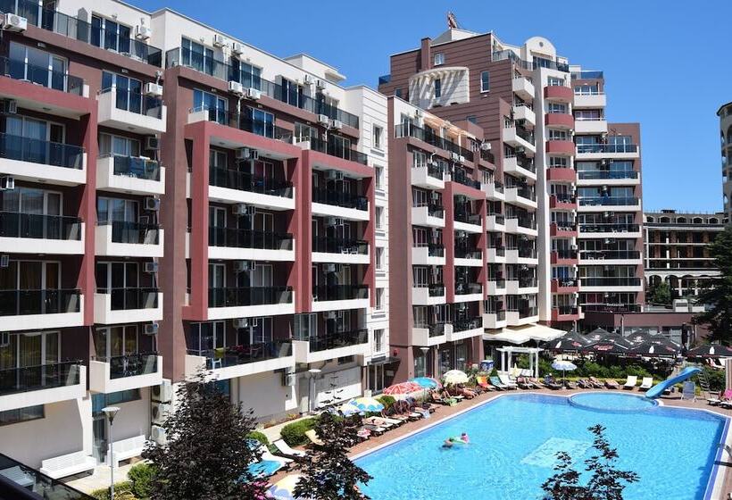 בית מלון כפרי Admiral Plaza Apartments