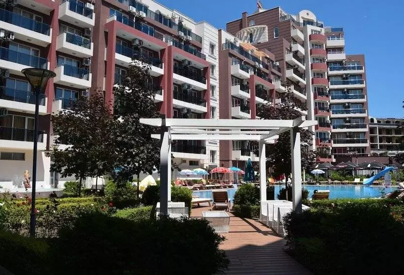 ホテル Admiral Plaza Apartments