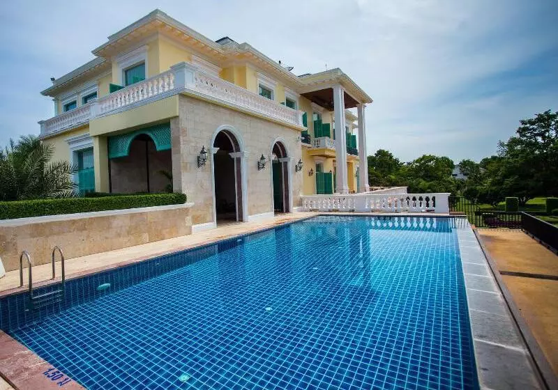Chateau De Khaoyai Hotel & Resort